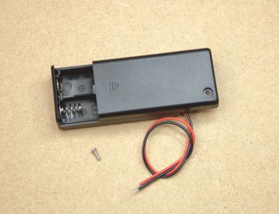 21004 Enclosed Battery box with wired in fly lead - for 2 AA Size Batteries