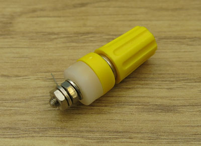 23084 4mm Terminal Post Yellow