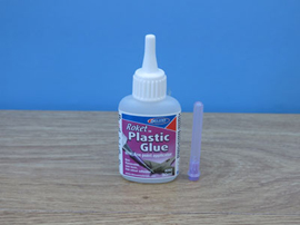 46006 AD62 Deluxe Materials Roket Plastic Glue (30ml)