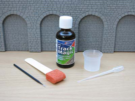 46025 AC13 Deluxe Materials Track Magic (50ml)