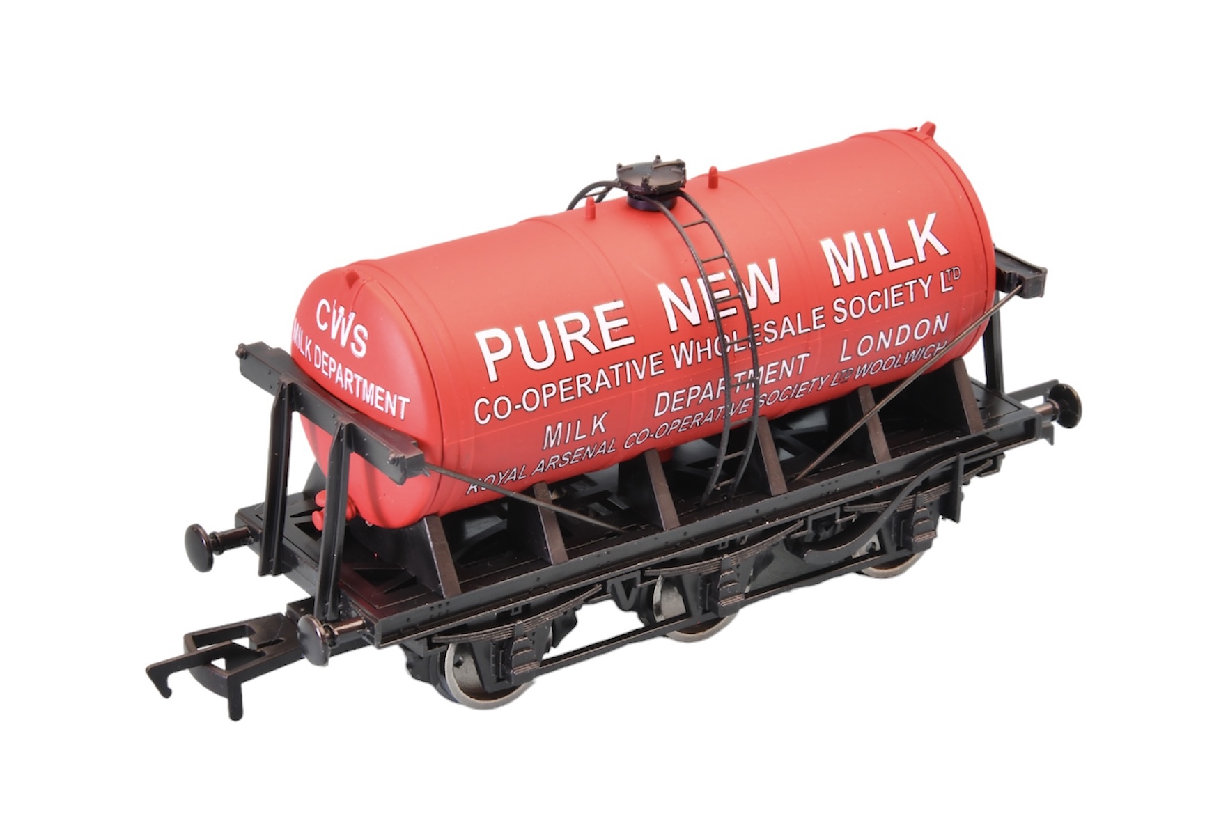 4F-031-037 Dapol 6 Wheel Milk Tanker Co-op Milk Red