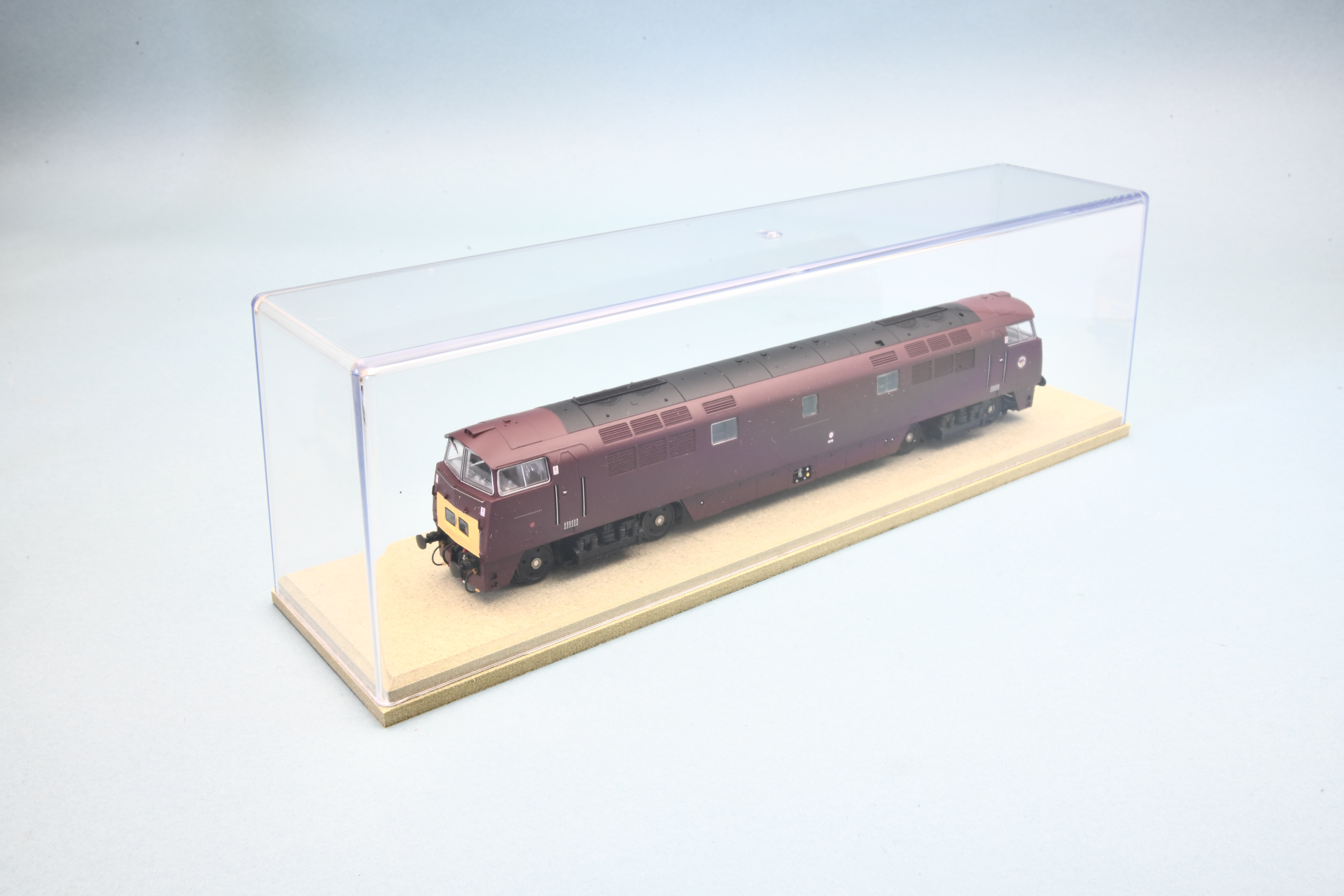 50000 Display Case suitable for OO Gauge Model Locomotives
