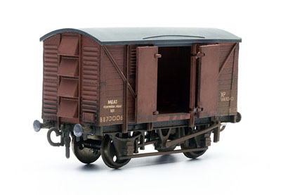 C041 Dapol 10T Meat Van