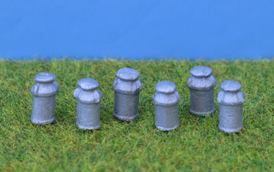 PDPW121 PD Marsh OO Gauge Milk Churns