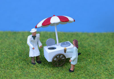 PDPW78 PD Marsh Ice cream cart with figures