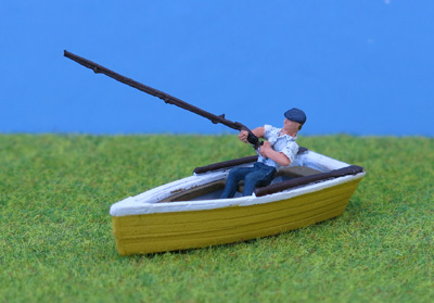 PDZ33 PD Marsh OO Gauge Man Fishing in Rowboat
