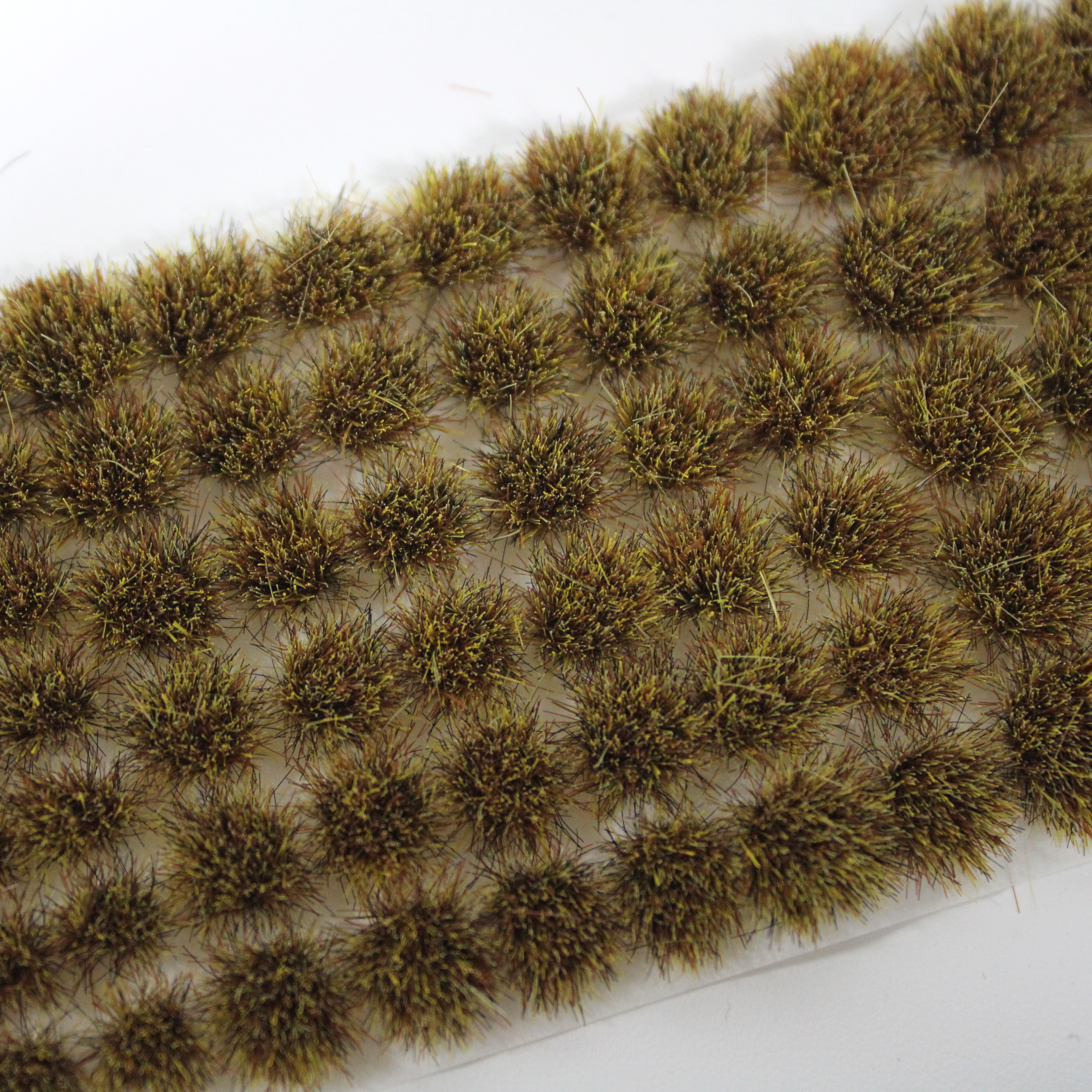 W3T-PA4 WW Scenics Patchy Tufts 4mm x103